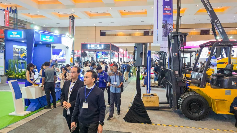 印尼雅加达叉车设备及配件展览会现场照片1