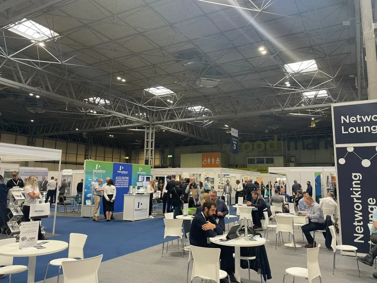 英国伯明翰先进陶瓷展览会现场照片1