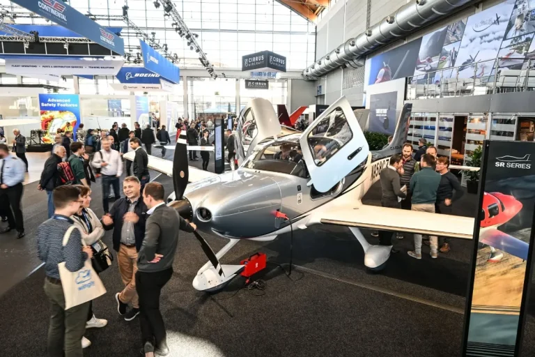 德国腓特烈港航空展览会现场照片6