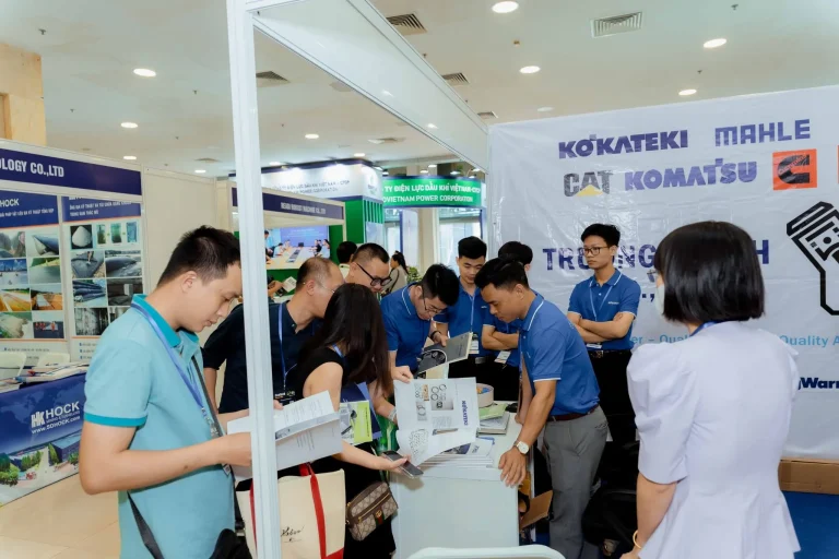 越南河内工程机械展览会现场照片4