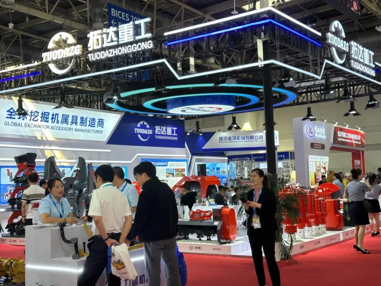 越南河内工程机械展览会现场照片7