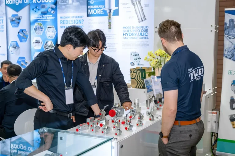 韩国首尔工程机械展览会现场照片3