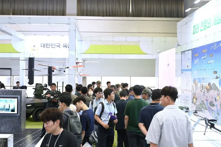 韩国世界无人系统大会UWC现场照片5