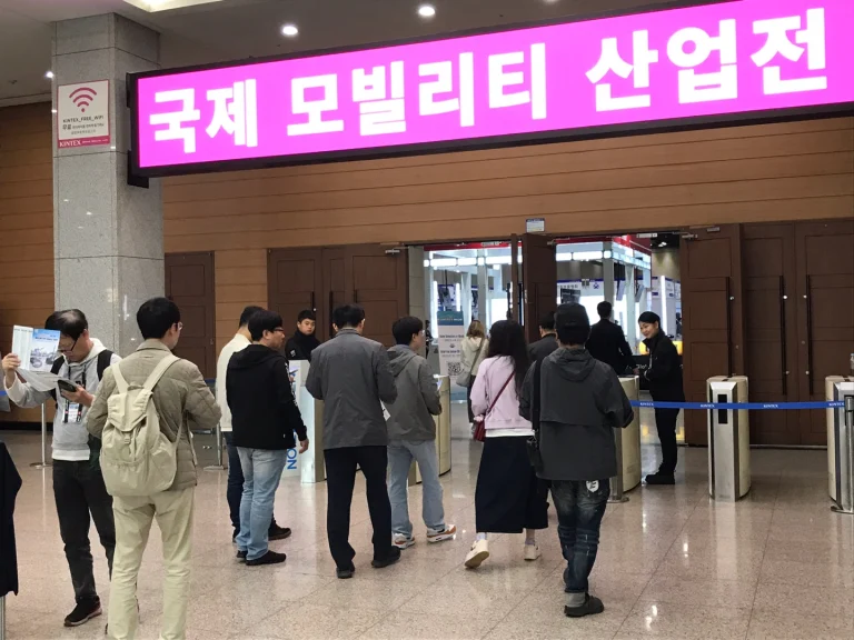 韩国汽车工业和全球运输技术展现场照片3