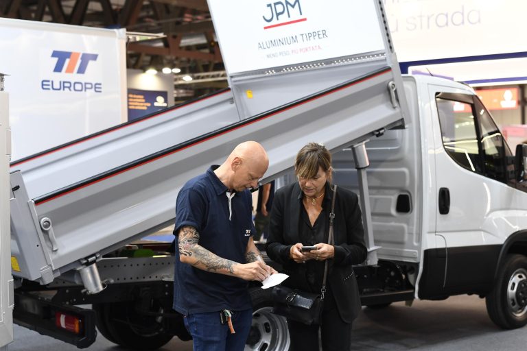 意大利米兰商用车、卡车展览会现场照片8