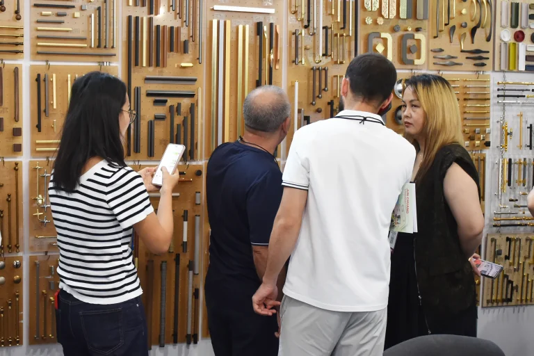 乌兹别克斯坦塔什干家具及木工机械展览会现场照片4