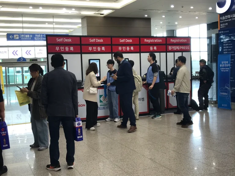 韩国改装车及汽车配件展览会现场照片5