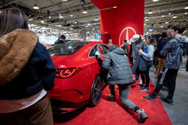 加拿大多伦多国际汽车、电动车展览会现场照片8