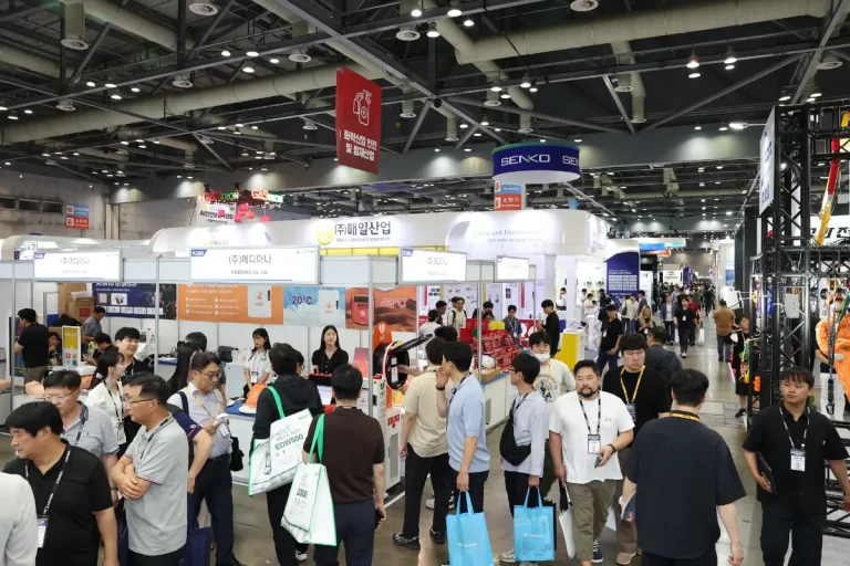 韩国首尔劳保展览会KISS现场照片3