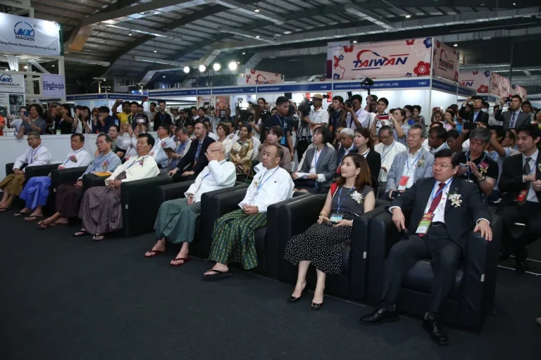 缅甸仰光纺织服装展览会现场照片1