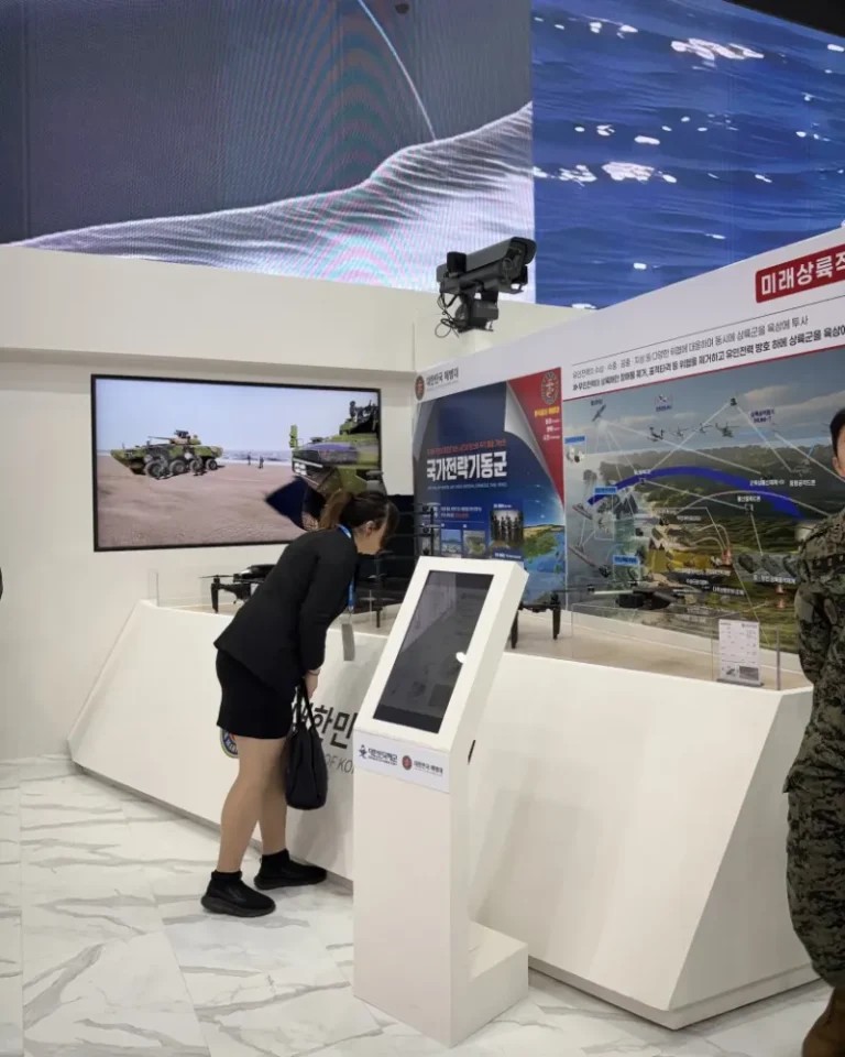 韩国首尔军警防务展览会现场照片1