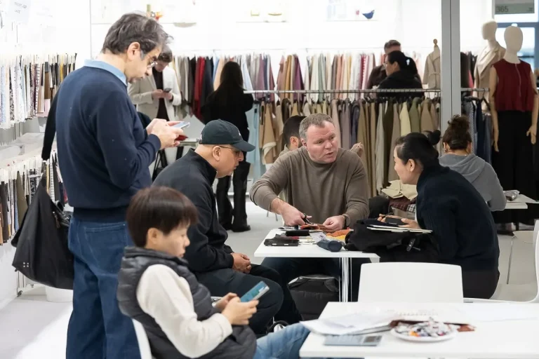法国巴黎春季服装采购展览会现场照片2