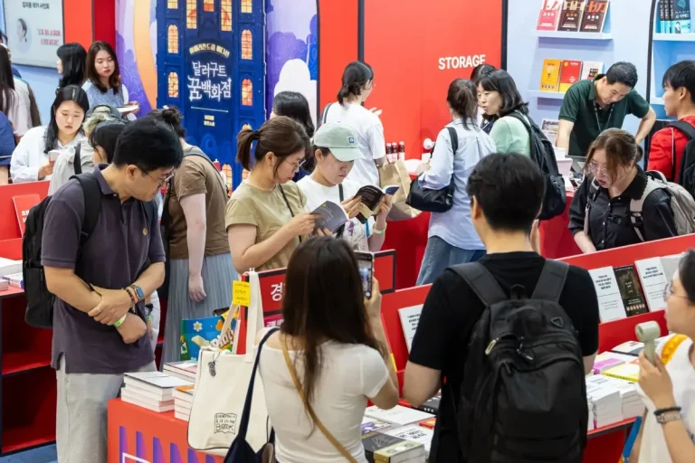 韩国首尔书展览会现场照片5