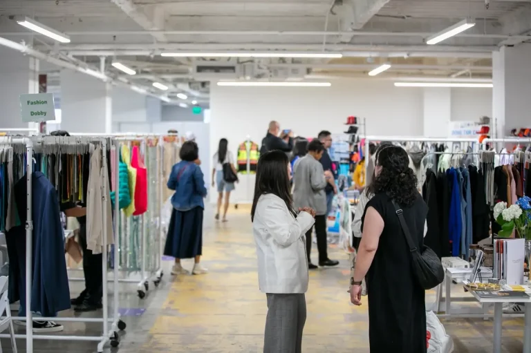 美国洛杉矶纺织服装面料展览会现场照片5