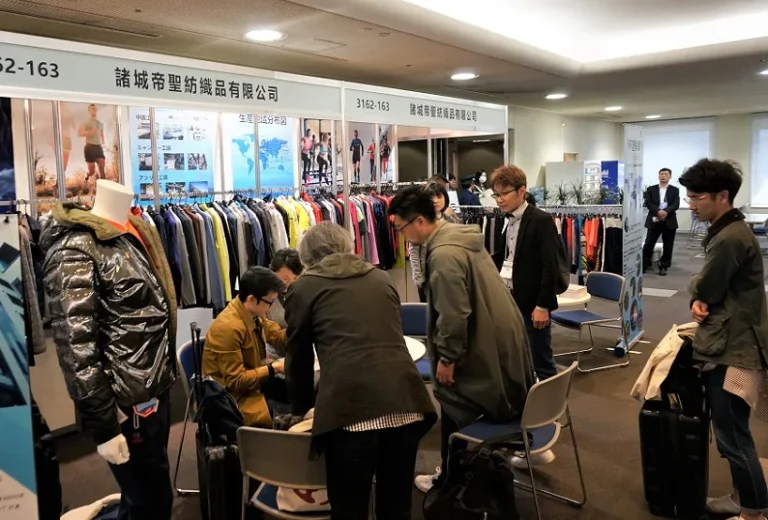 日本东京服装成衣展览会现场照片6