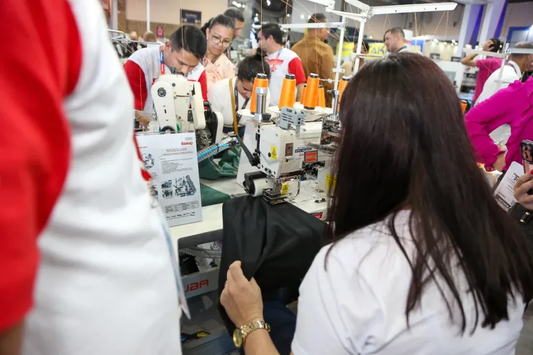 巴西纺织机械展览会现场照片1