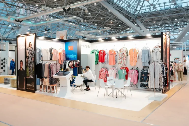 俄罗斯时尚服装服饰展览会现场照片6