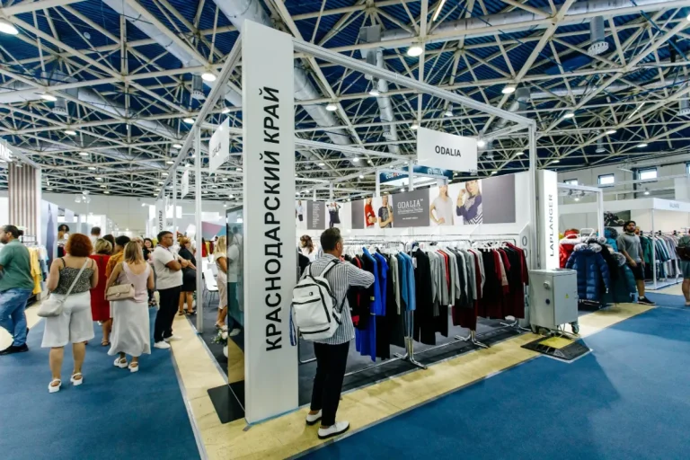 俄罗斯时尚服装服饰展览会现场照片5