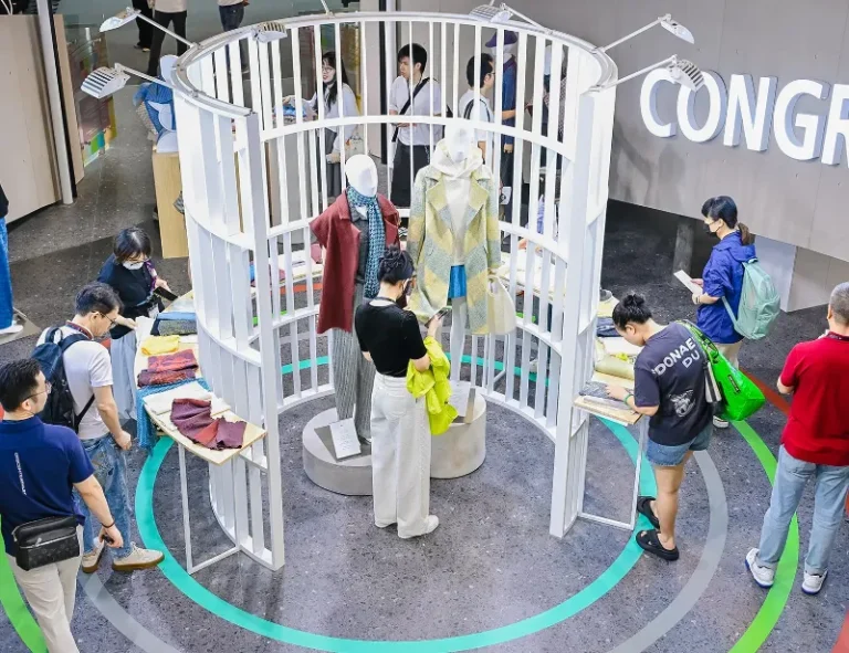 法国巴黎纱线针织品展览会现场照片3