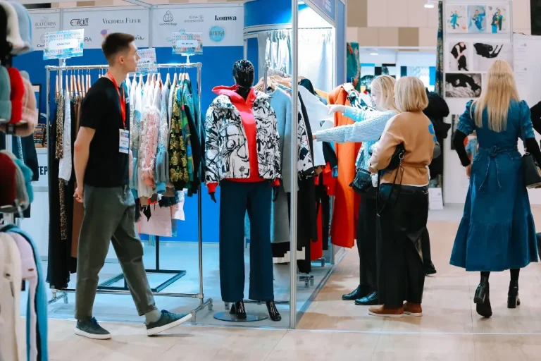 俄罗斯时尚服装服饰展览会现场照片1
