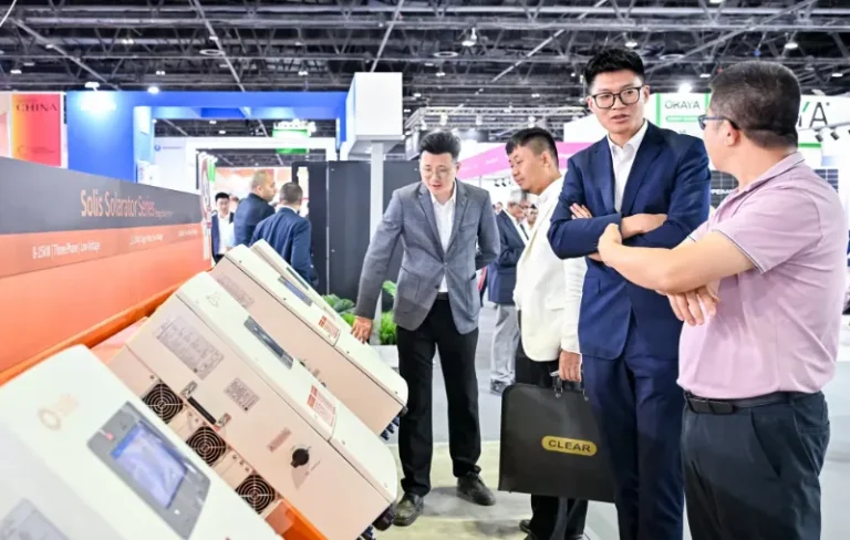 中东迪拜太阳能光伏展览会现场照片2