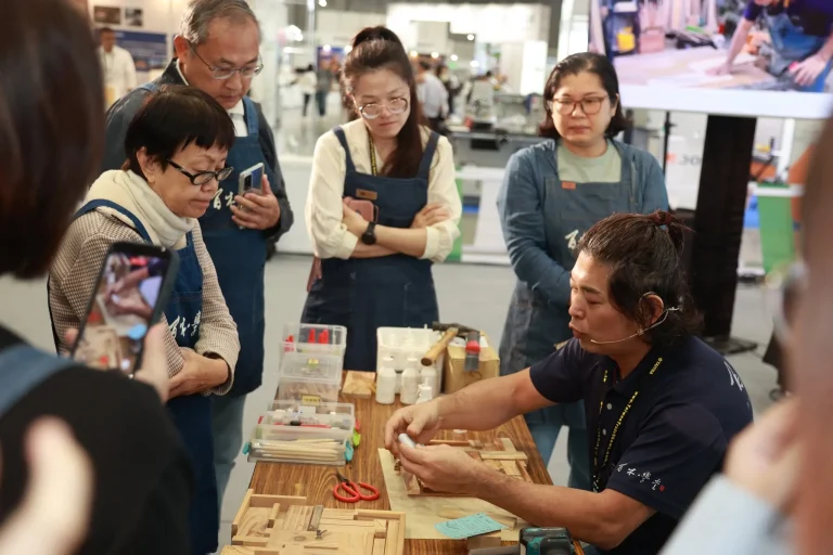 台湾木工机械、家具制造展览会现场照片4