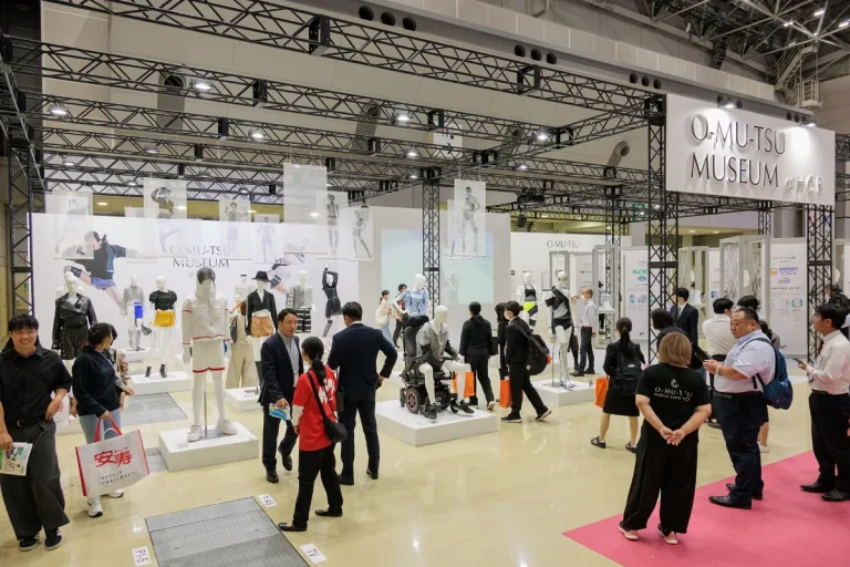 日本东京福祉老年人康复设备展览会HCR现场照片7