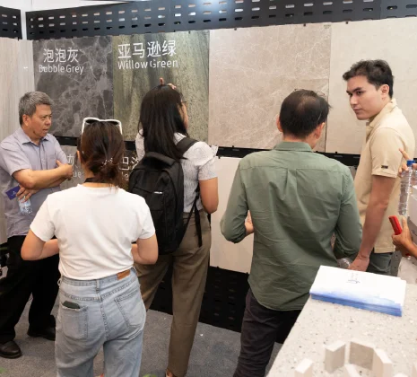印尼石材展上地面材料企业布置的展位