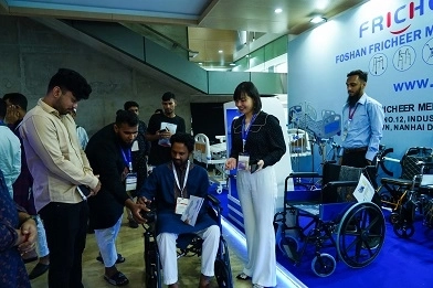 Meditex Bangladesh展会现场医疗器械产品展示