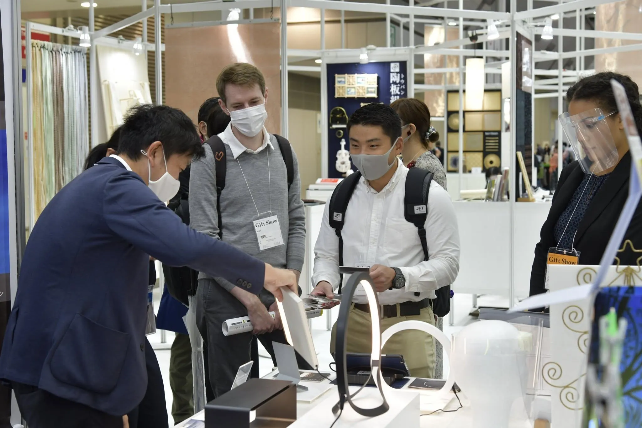 日本东京春季礼品展览会商务洽谈图