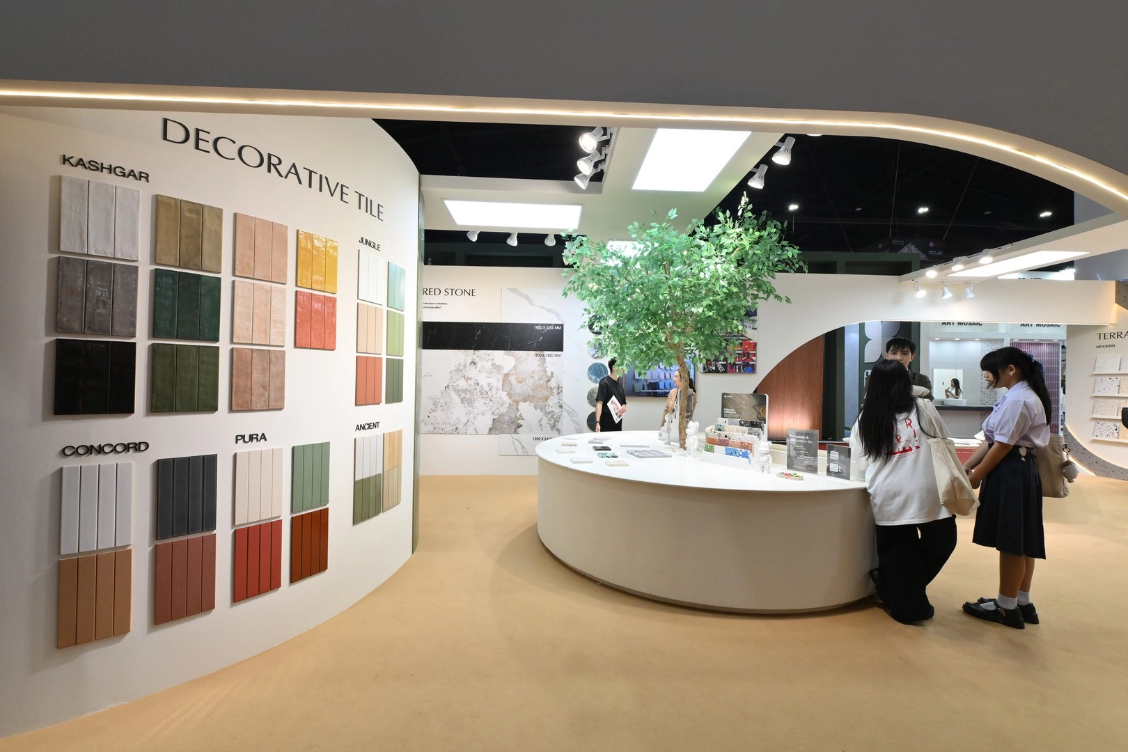 展会上建筑设计与建材应用展示