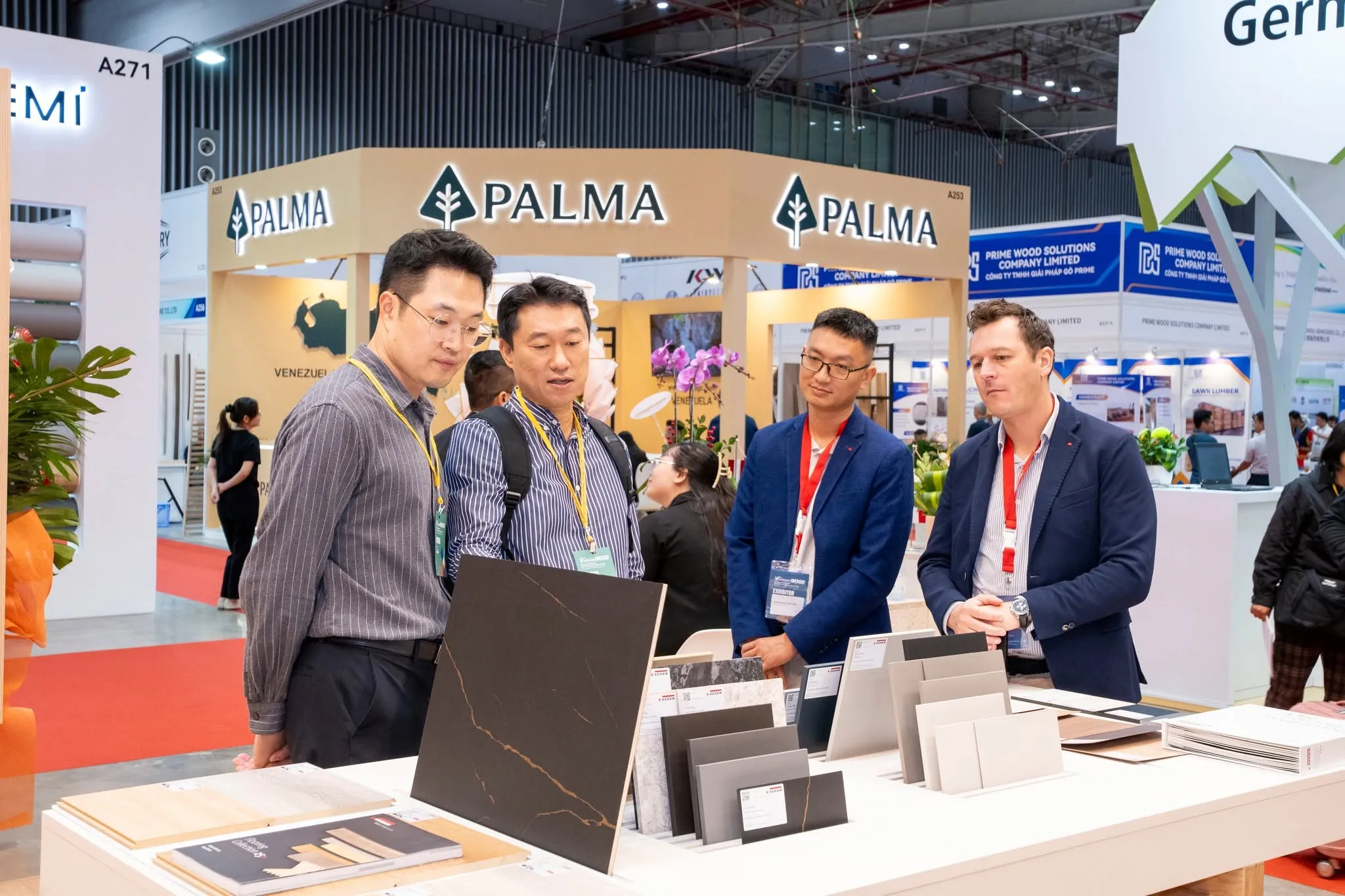 VietnamWood展会木工机械设备展示